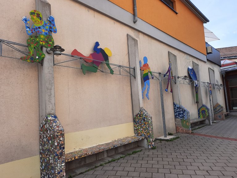 Grossansicht in neuem Fenster: Grundschule Roßtal 2